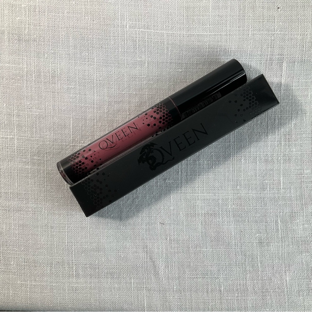 Qveen Matte Liquid Lip Satin in Wifey